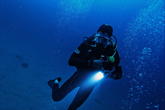 How deep can a human dive without being crushed