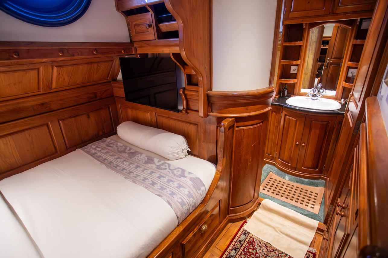 Adelaar Liveaboard