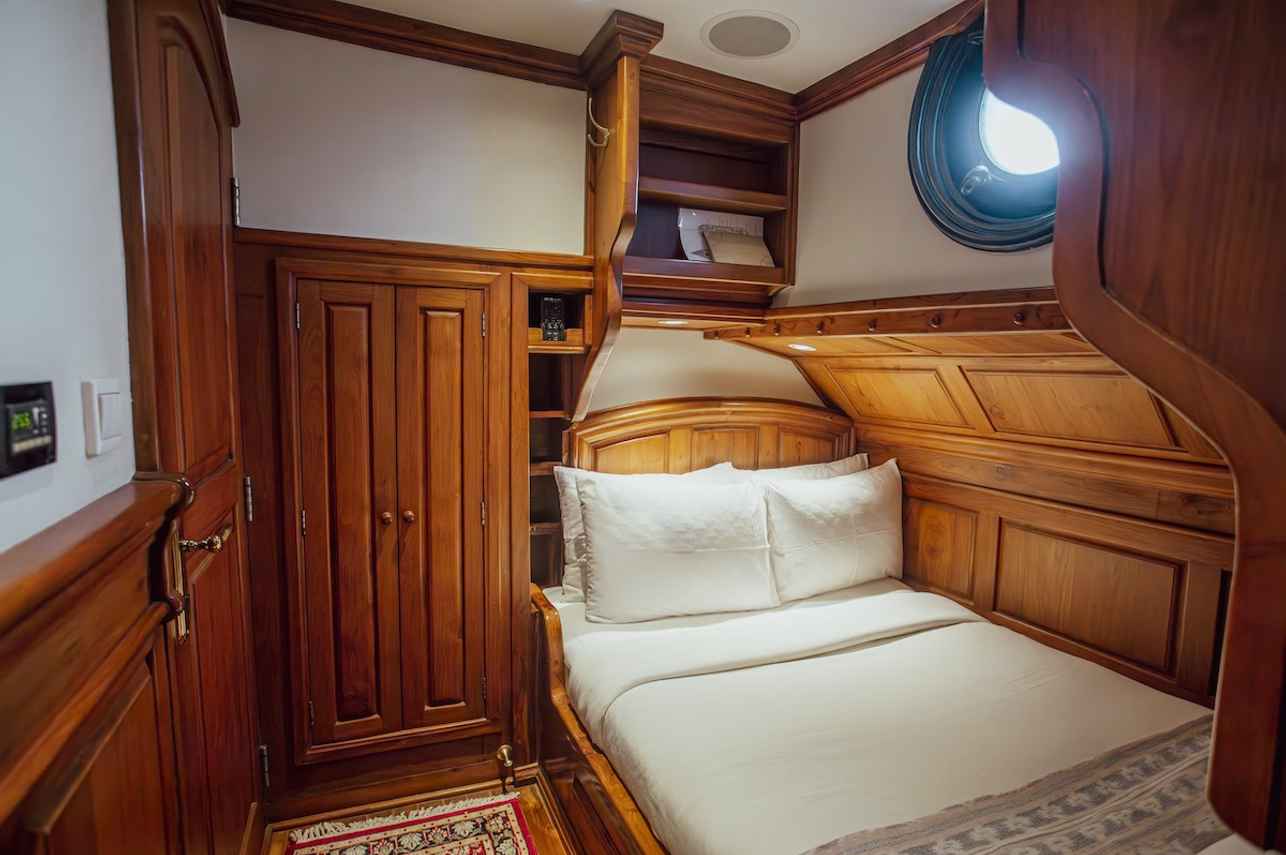 Adelaar Liveaboard