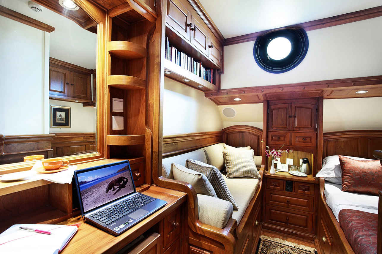 Adelaar Liveaboard