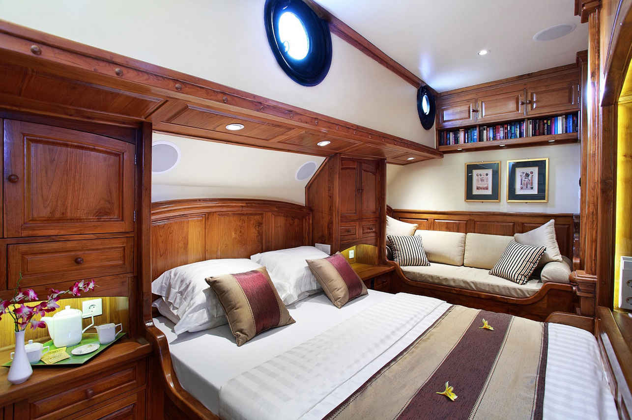 Adelaar Liveaboard