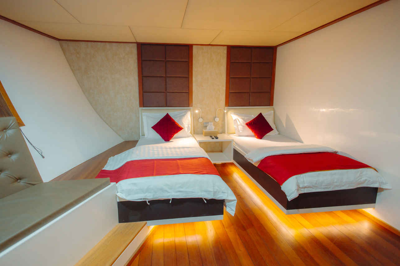 Adora Liveaboard