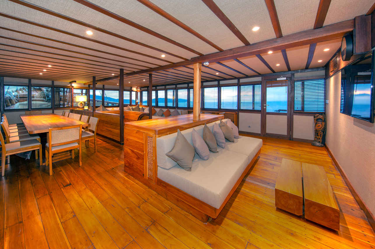 Coralia Liveaboard