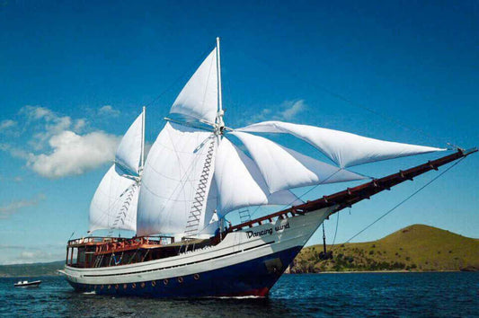 Dancing Wind Liveaboard