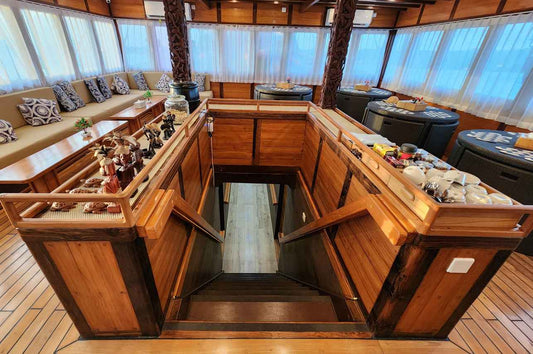 Dancing Wind Liveaboard