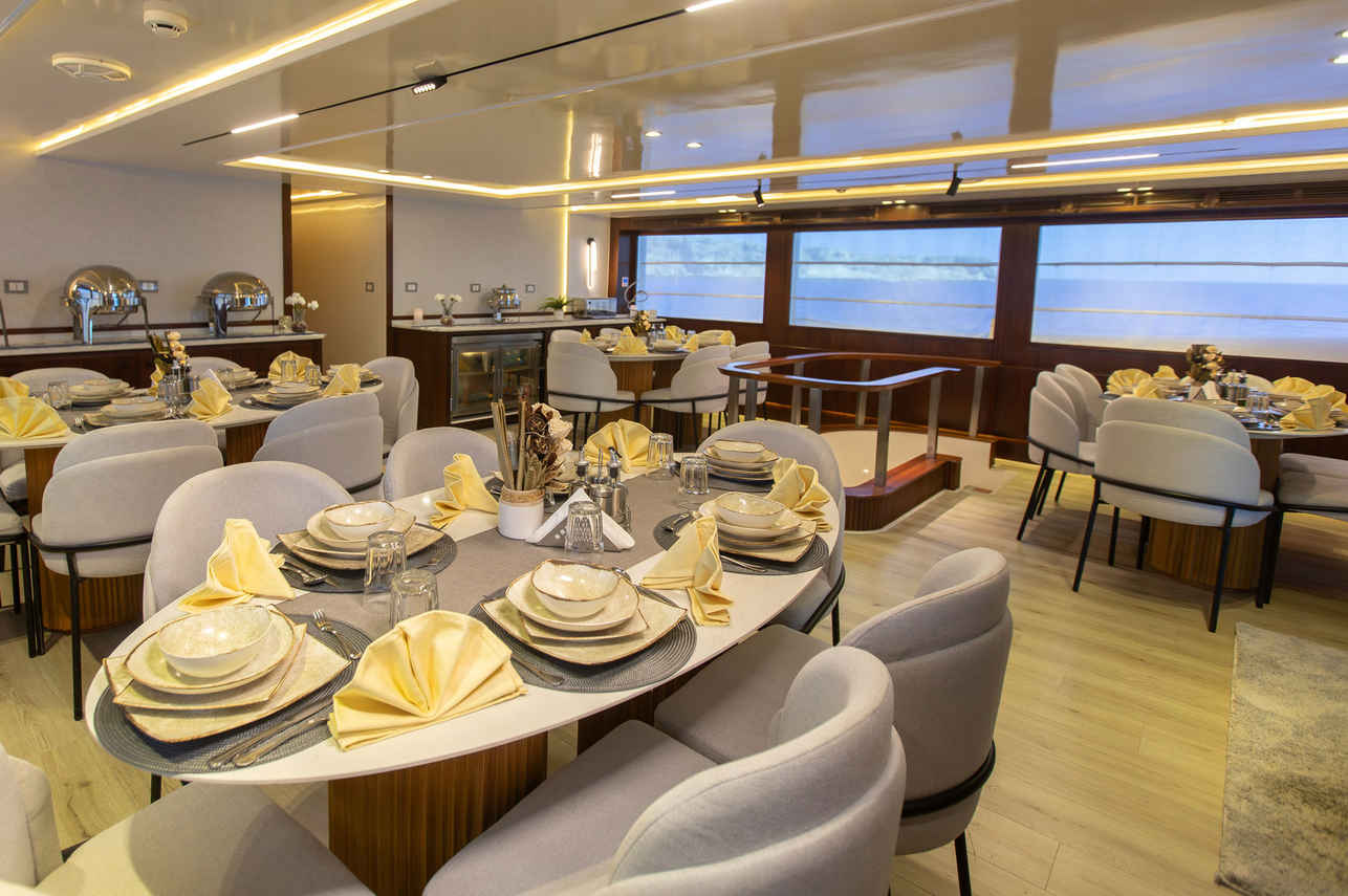 Eriny Liveaboard,