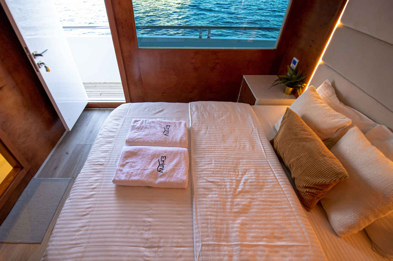 Eriny Liveaboard,