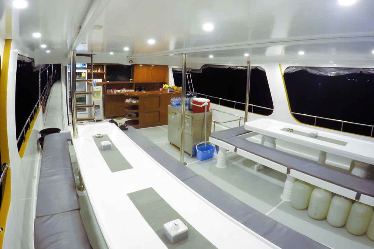 Gentle Giant Liveaboard