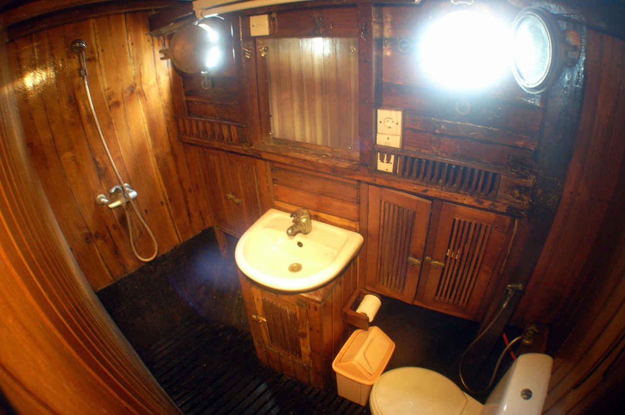 Ikan Biru Liveaboard