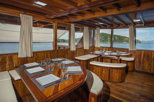 Jelajahi Laut Liveaboard