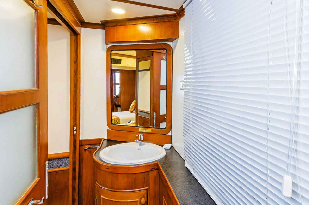 Mermaid I Liveaboard