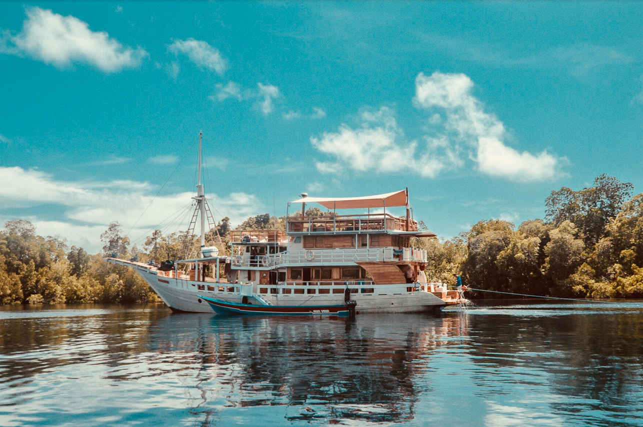 Mikumba Dua Liveaboard