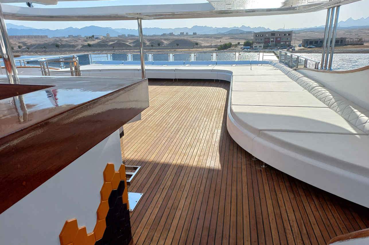 Silky Liveaboard