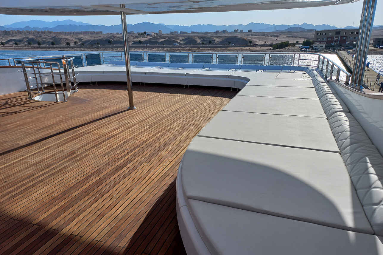 Silky Liveaboard