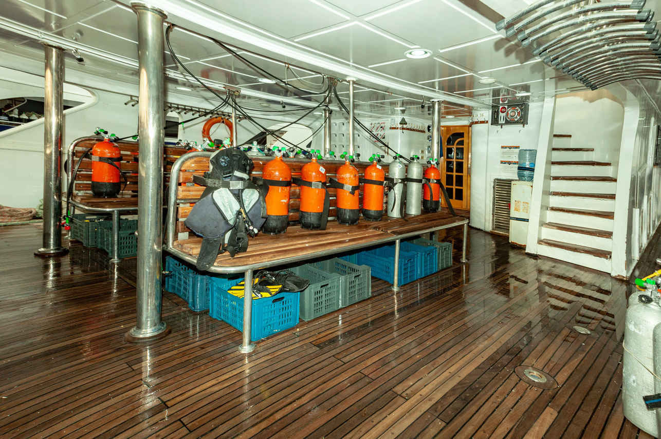Titan Liveaboard