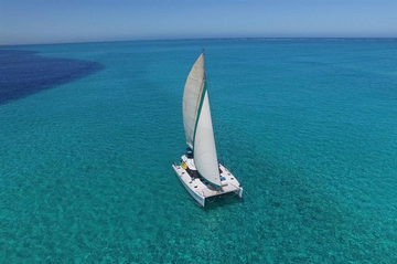 Australia Shore Thing Catamaran liveaboard review small