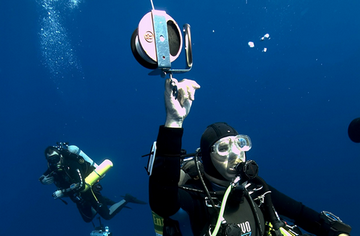 How do you do a decompression stop vs a safety stop small