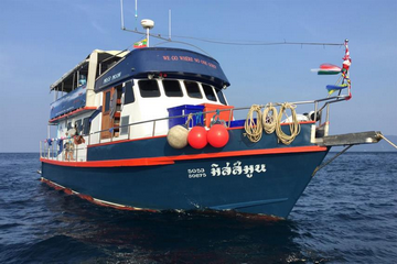 MV Miss Moon Liveaboard dive boat Myanmar small