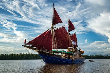 Tech Diving Liveaboards Indonesia - Tiger Blue liveaboard small