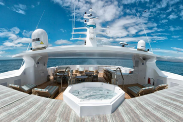 The 7 best luxury dive liveaboard Galapagos - Dive in Luxury & Comfort