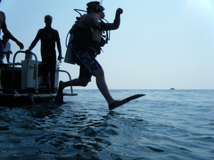 What is the rule of six in diving?