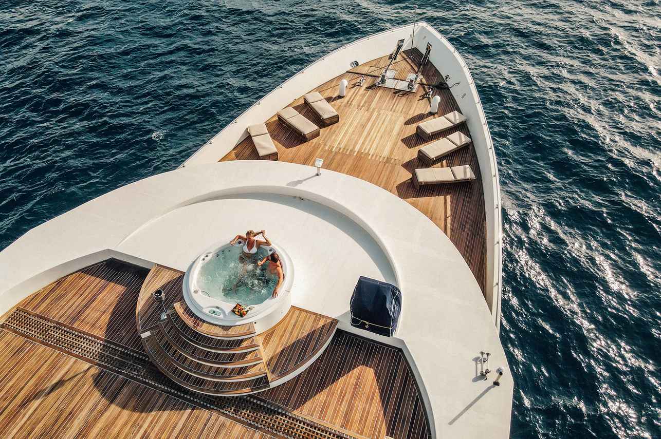 Dive Liveaboards With a Sun Deck Onboard - Scubaspa Yang Liveaboard