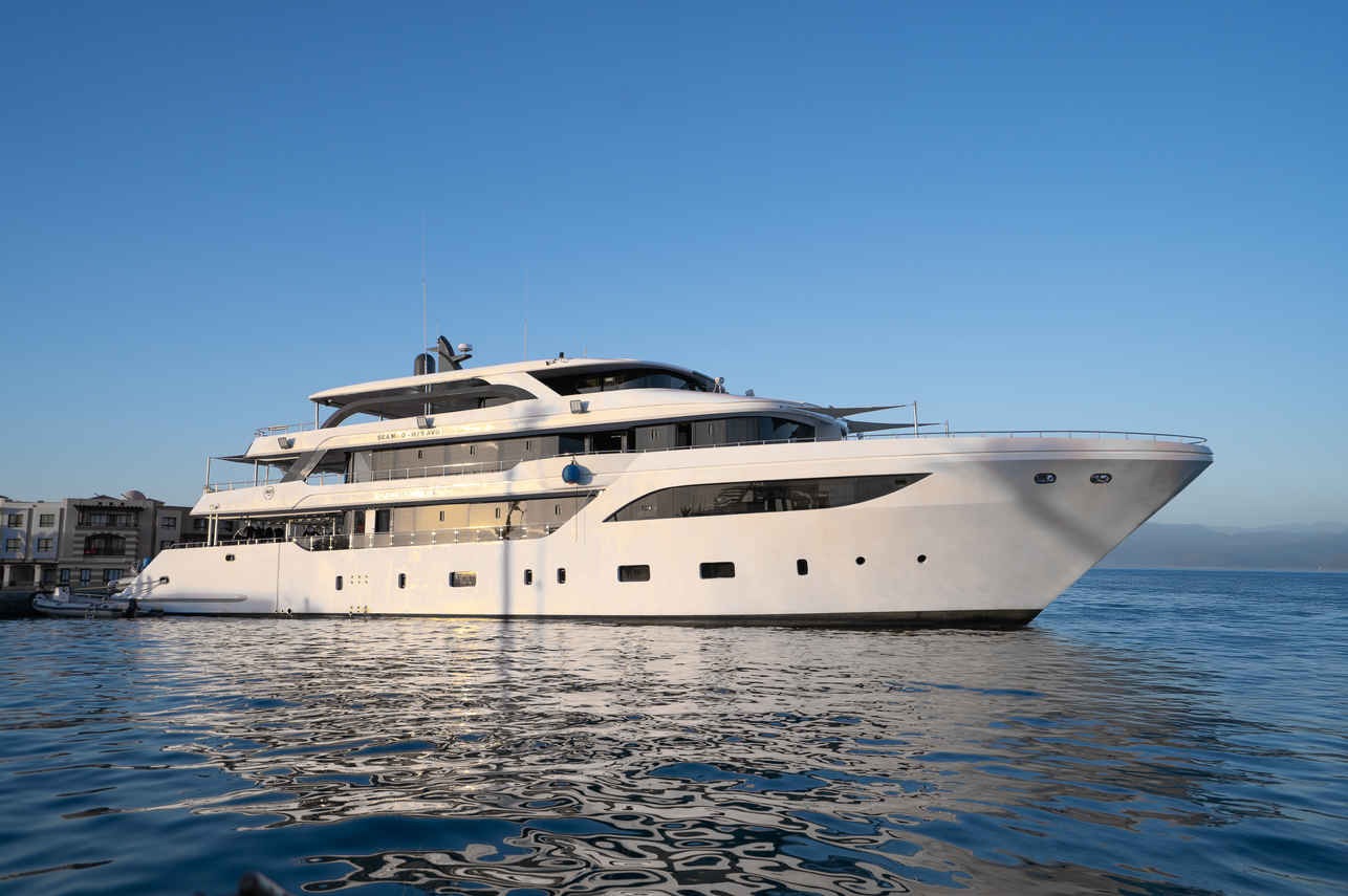 AVO Liveaboard Image