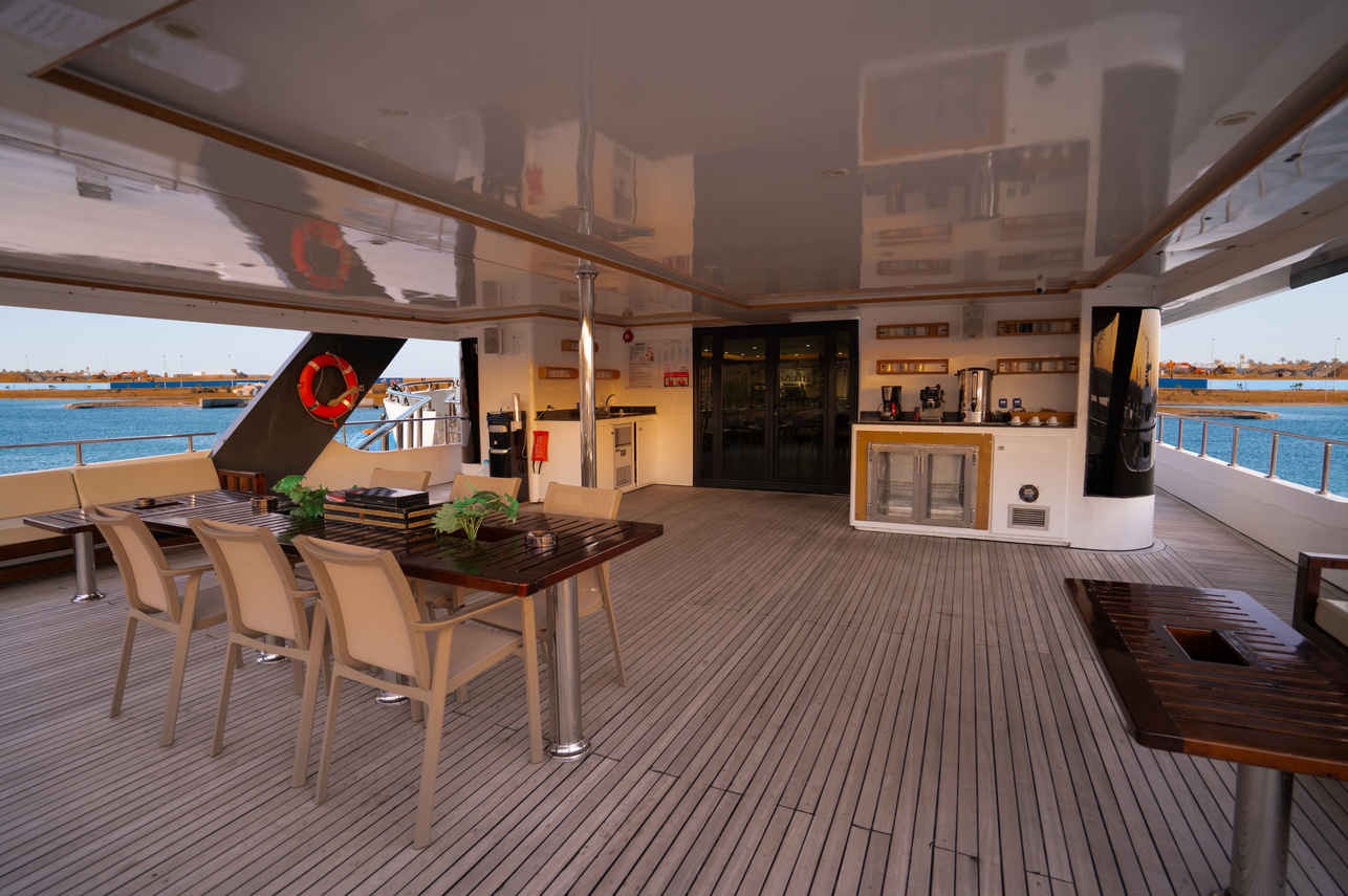 AVO Liveaboard