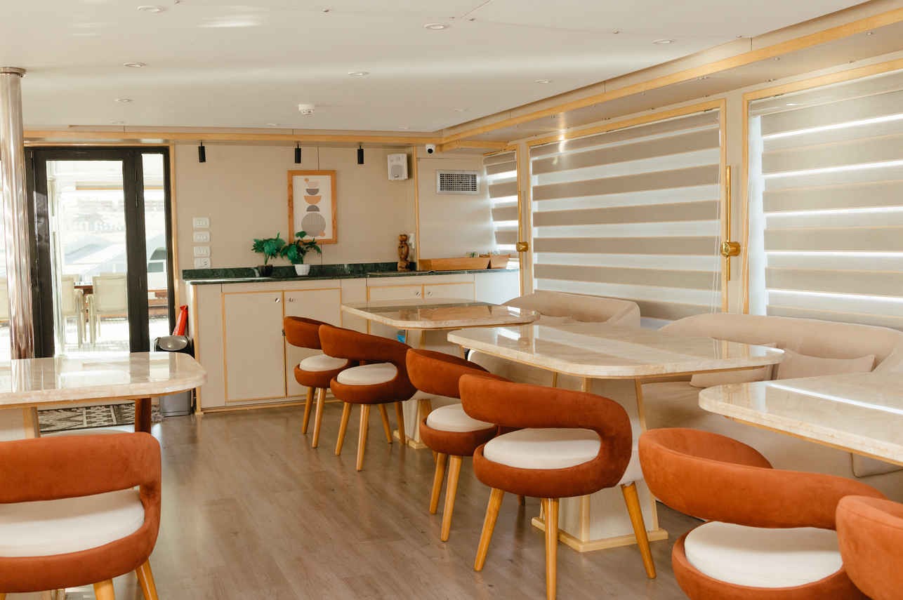 AVO Liveaboard