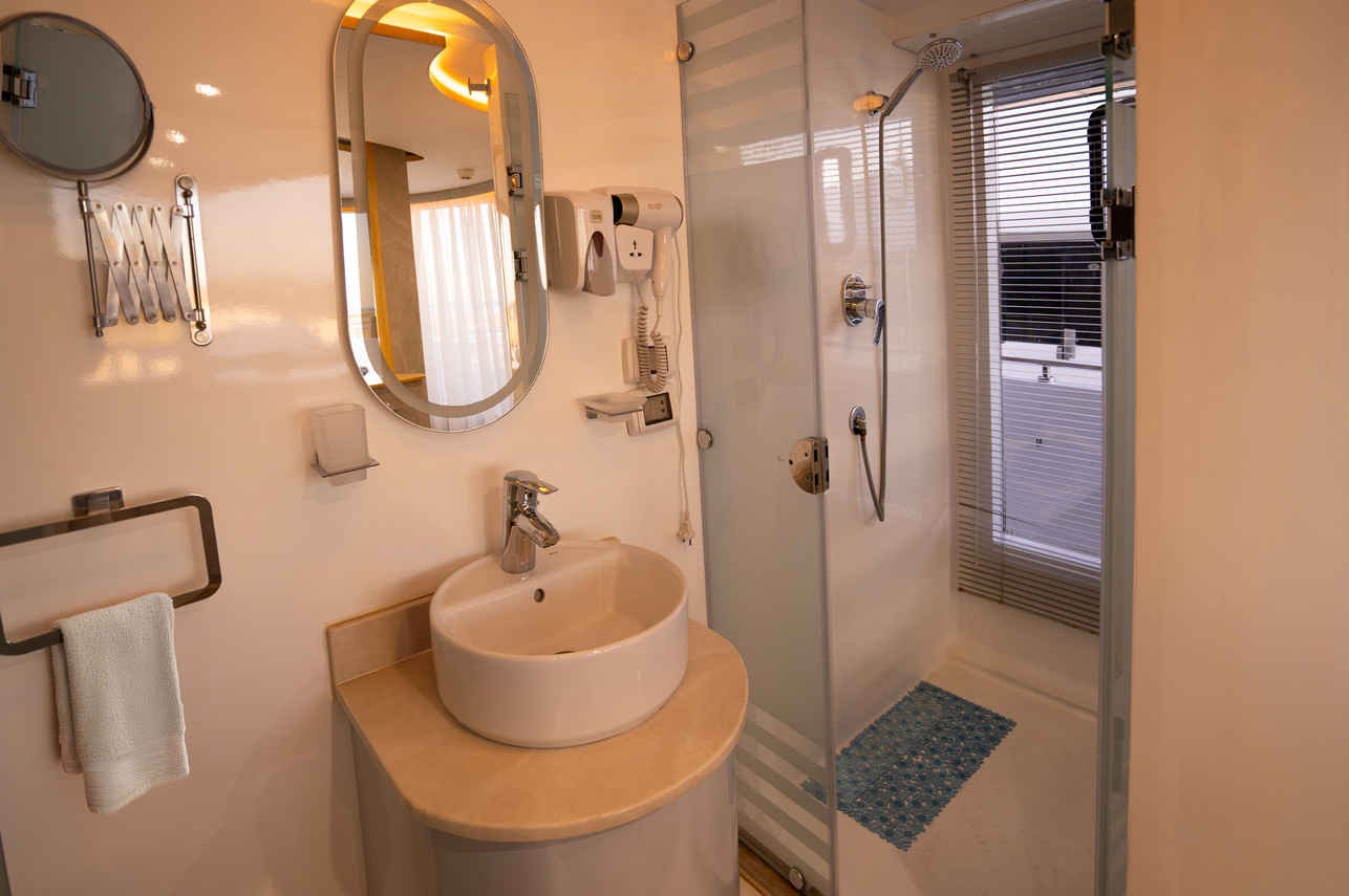 AVO Liveaboard