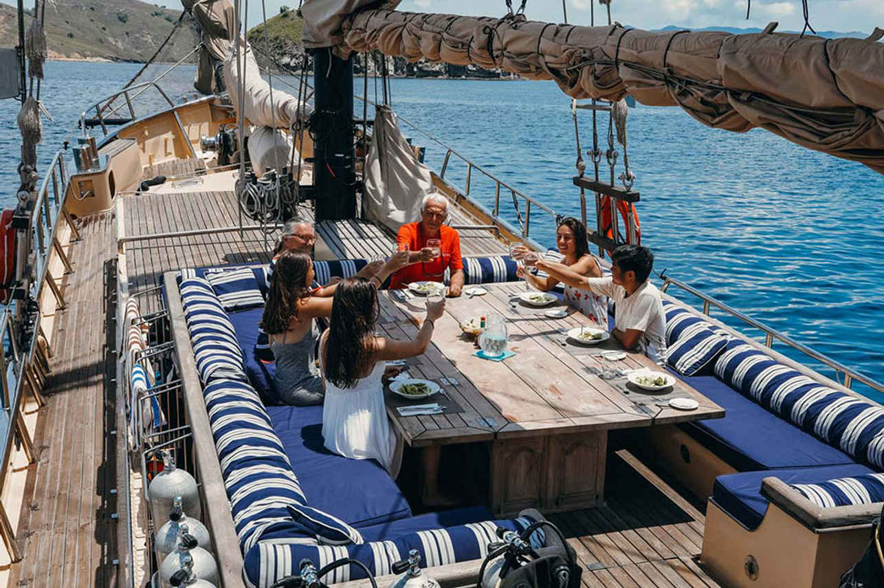 Adelaar Liveaboard