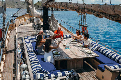 Adelaar Liveaboard