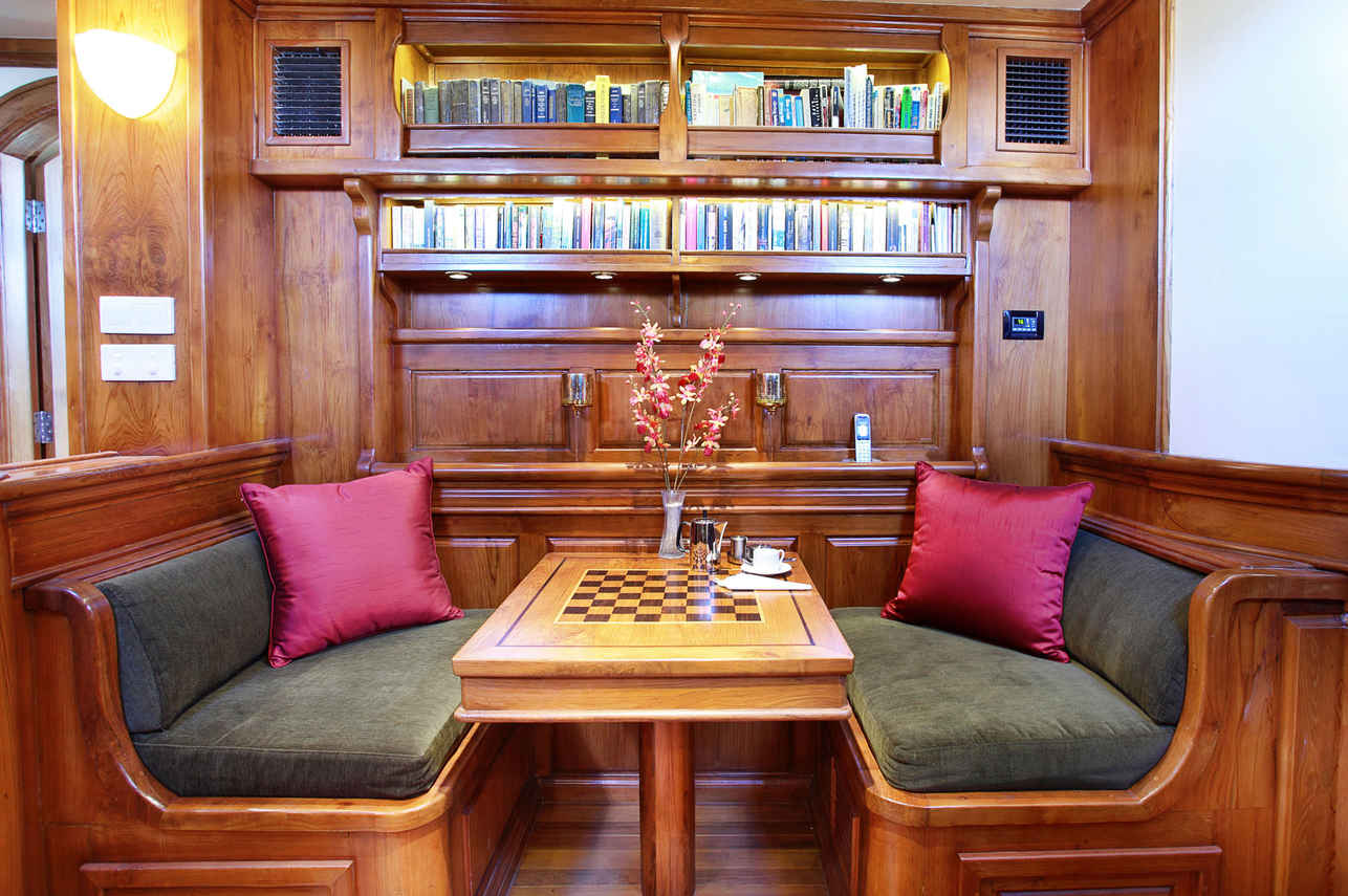 Adelaar Liveaboard