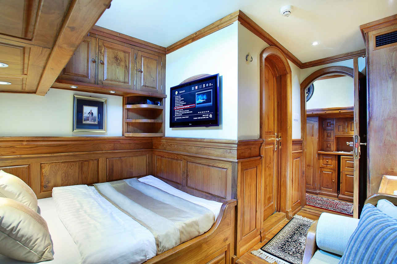 Adelaar Liveaboard