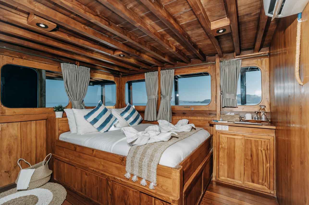 Adishree Liveaboard