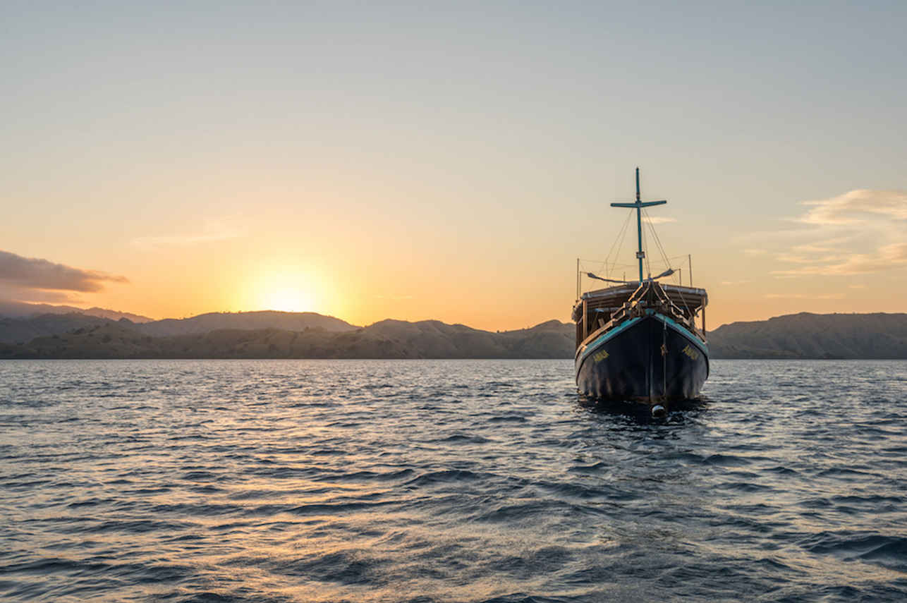 Amalia Komodo Liveaboard