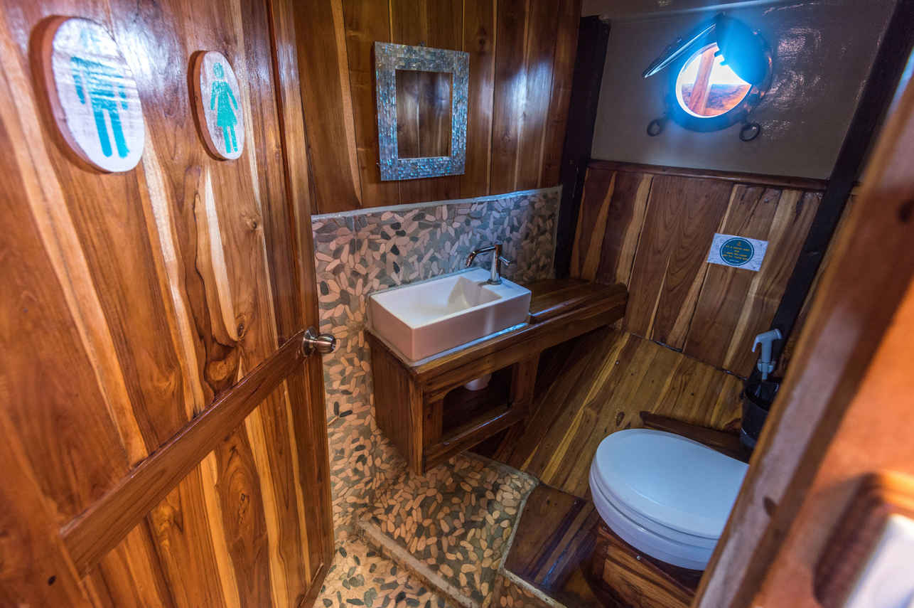 Amalia Komodo Liveaboard
