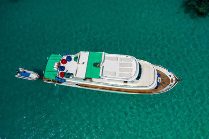 Amelie Liveaboard