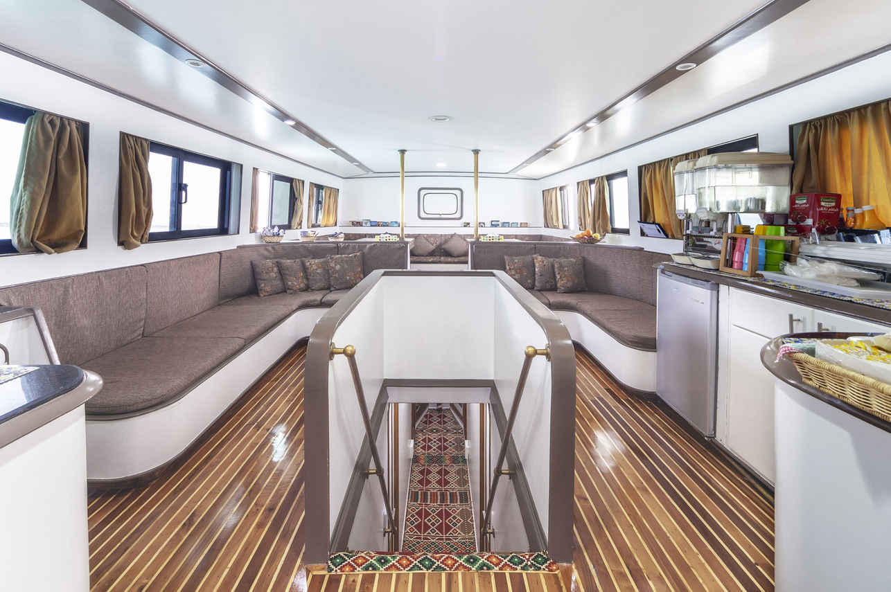 Amelie Liveaboard