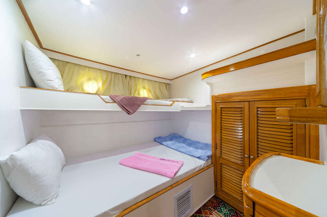 Amelie Liveaboard
