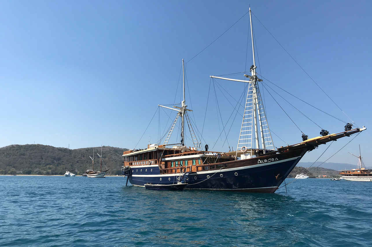 Aurora Liveaboard