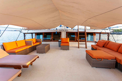 Aurora Liveaboard