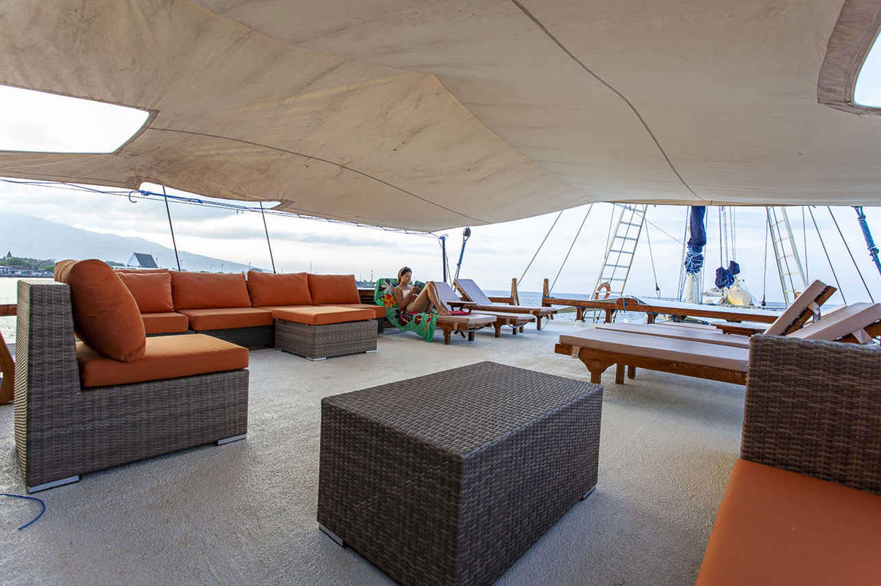 Aurora Liveaboard