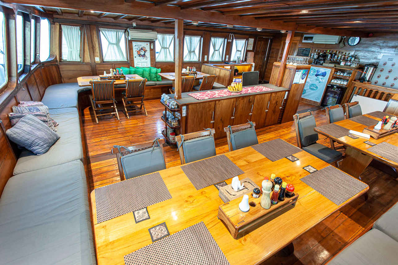 Aurora Liveaboard