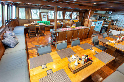 Aurora Liveaboard