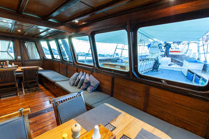 Aurora Liveaboard