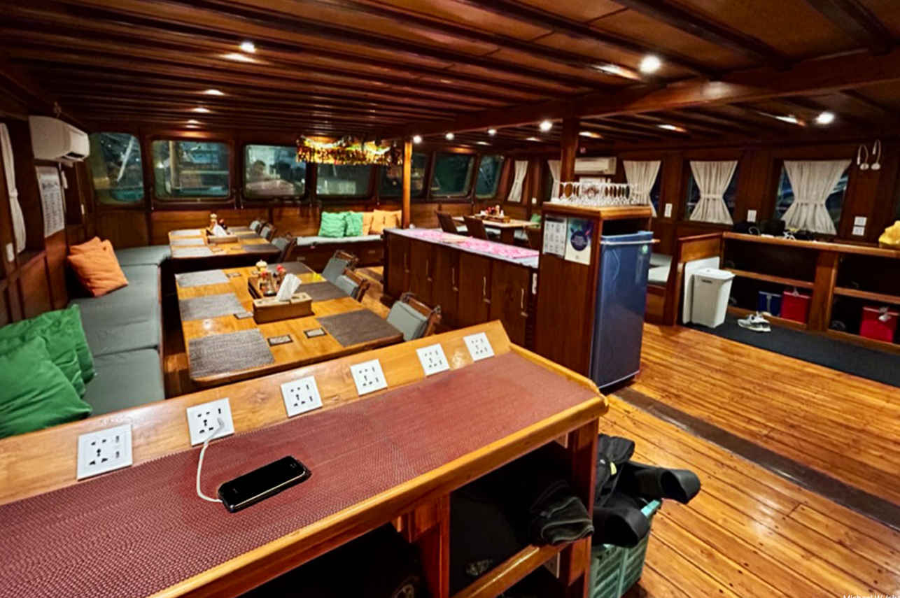 Aurora Liveaboard