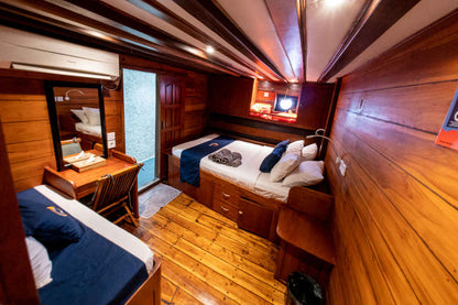 Aurora Liveaboard