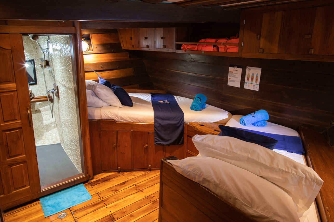 Aurora Liveaboard