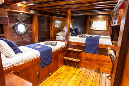 Aurora Liveaboard